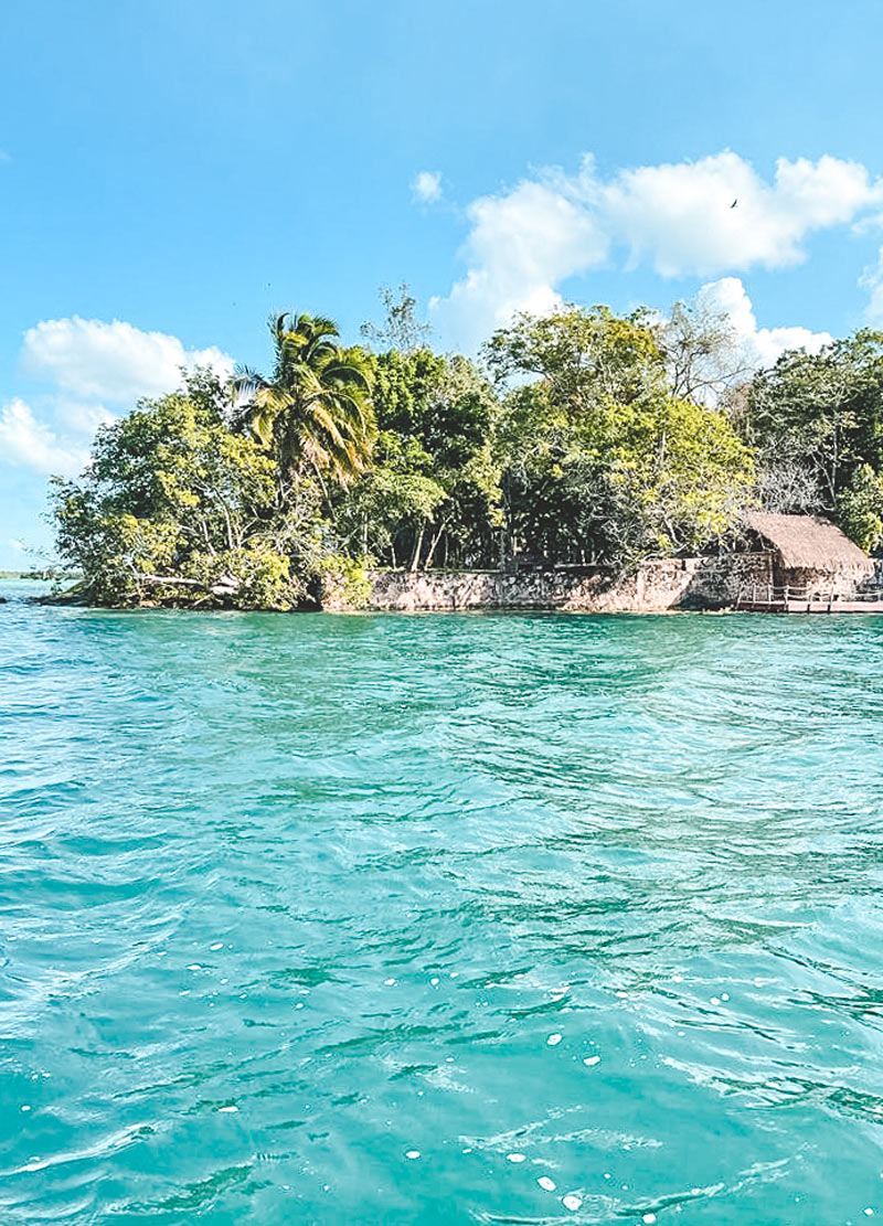 bacalar lagoon boat trip mexico