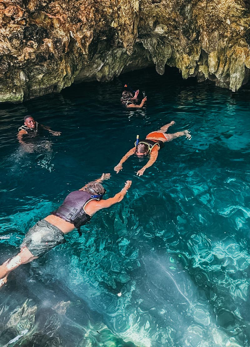 tulum cenote calavera mexco